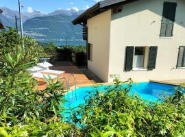 Casa San Luigi con piscina โรงแรมในคอลีโก