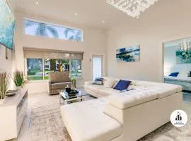 Uhost AI - Luxurious 5B Home w Pool & Lounge