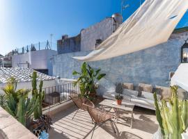 Casa Azul by Hello Homes Sitges, hotel i Sitges