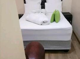 Rizhatchguest, apartman u gradu 'Mahikeng'