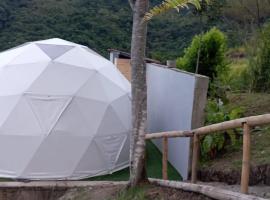 glamping y cabañas el porvenir, בית כפרי בוייטה