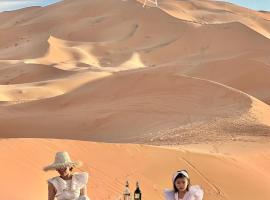 Desert Camel luxury Camp, hotel v mestu Merzouga