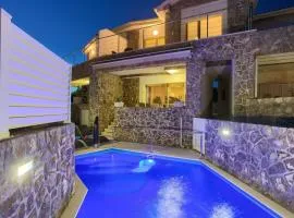 Villa Miracle 1 with heated pool
