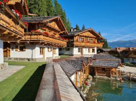 Chalets Almdorf Haidenberg, hotel em Brunico