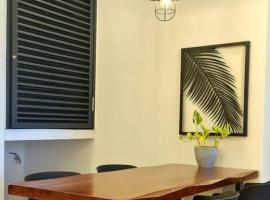 Mahkota Crown Haven Apartment, near A'Farmosa & Jonker, hotelli kohteessa Melaka