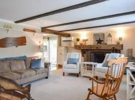 Great Home with Game Space Close to Baech
