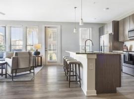 Landing Modern Apartment with Amazing Amenities (ID8784X30), hótel í Jacksonville