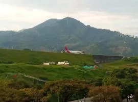 Hospédate cerca al aeropuerto Matecaña