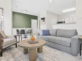 Landing Modern Apartment with Amazing Amenities (ID8541X05)