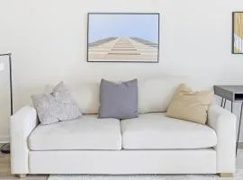 Landing Modern Apartment with Amazing Amenities (ID1167X633)