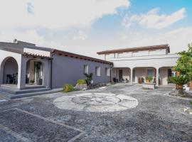 Domo San Leone Uta，位于Uta的带热水浴缸的酒店