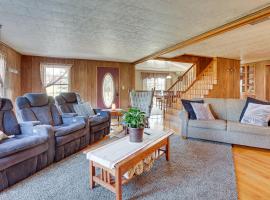 Charming Dundee Vacation Rental Near Hiking!, vacation home in Dundee