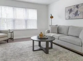 Landing Modern Apartment with Amazing Amenities (ID8183X77)