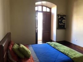 HOSPEDAJE las PRIMICIAS 103, hotel v destinaci Riobamba