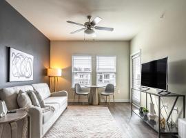 Landing Modern Apartment with Amazing Amenities (ID8624X14)، فندق في غرينفيل