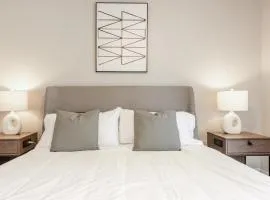 Landing Modern Apartment with Amazing Amenities (ID8304X44)
