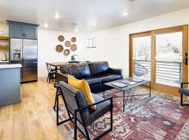 Near Downtown Stylish 2BR With Amazing Patio - 4, hotel a Moab