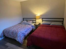 condo in downtown free parking 4 mins frm Freemont, hotel in Las Vegas