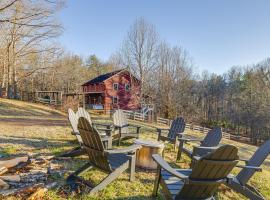 Red Cedar by AvantStay Cabin w Hot Tub Views, cottage ở Leicester