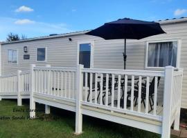 Emi's Caravan, hotel in Port Seton