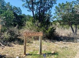 Mosaic On The Hill, glamping site in San Marcos