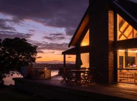 The Top House Lodge, hotel s jacuzzi v destinaci Russell