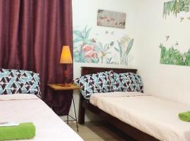Island in Lapu-lapu, cozy, peaceful, Olango island, hotel con estacionamiento en Santa Rosa