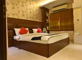 Hotel Royal Cottage: Kanpur şehrinde bir otel