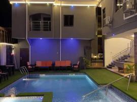 Infinite luxury hotels and suites, hotel cerca de Aeropuerto de Enugu - ENU, Okinano