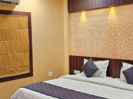 Hotel Royal Wings, hotel near Kochi International Airport - COK, Elūr