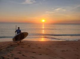 Loma Beach Resort โรงแรมในBan Pak Nam Pak Duat