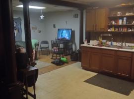 Room/shared apartment for rent, hotel with parking in Buchanan