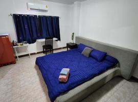 Comfy and Spacious room, close to the Royal Park Rajapruek，清邁的便宜飯店