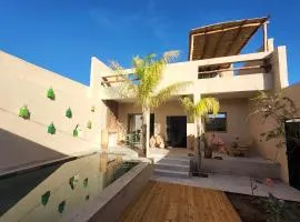 Villa AROMI