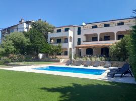 Guesthouse Ruža - apartments, Hotel in Senj