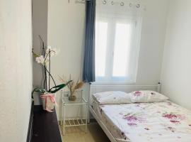 Giannis house! In the city centre, hotel in Malia