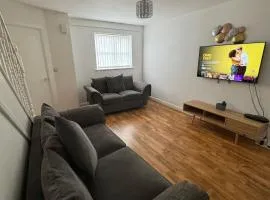 Home Sleeps5-Netflix-parking-near City Centre-Etihad-Coop Live