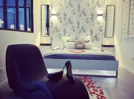 Le Diamant Secret Love room gîte de charme romantique exceptionnel, hotel en Marzan