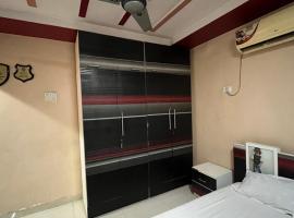 Private room in apartment, hotel pentru familii din Mire