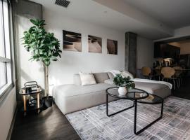 Luxurious Hollywood condo, căn hộ chung cư cao cấp ở Los Angeles
