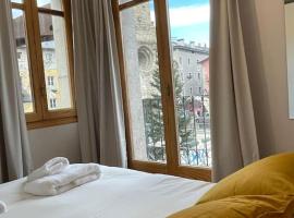 El Cadí, céntrico alojamiento en Puigcerdà, Cerdanya., hotel in Puigcerdà