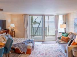 Condo on Beach with AC, hotel en Laie