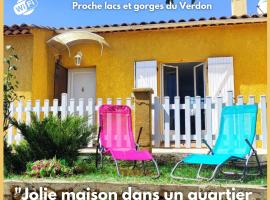RÉGUSSE VERDON - Belle maison de vacances 2 chambres - Jardin - Calme, smeštaj za odmor u gradu Regis