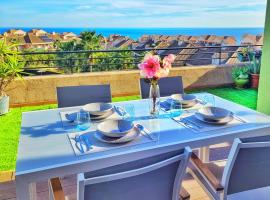 Alcaidesa, luxury apartment with sea views, hotel din Alcaidesa