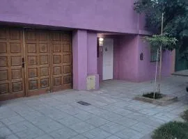 "La Violeta" casa con jardín, San Pedro