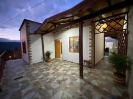 Cabaña Moderna con Jacuzzi y excelente vista San Gil -Pinchote, semesterhus i Pinchote
