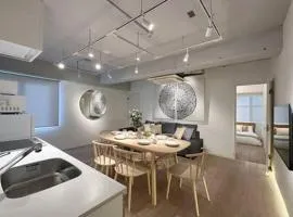 bHOTEL Art Bldg - Modern 2BR City Center for 8ppl