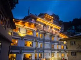 Kingston by Yagi, 600 meters from M G Marg Gangtok