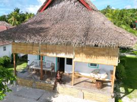 Mentawai Katiet Beach House, Lance's Right HTS, cabaña o casa de campo en Katiet