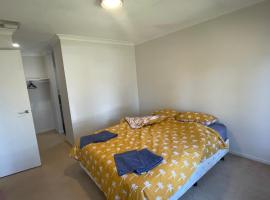 Elegant master bedroom with private bathroom, homestay in Point Cook